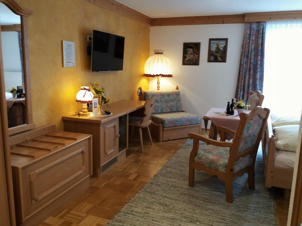 Landgasthof/Landhaus Waldlust Бишофсгрюн Экстерьер фото
