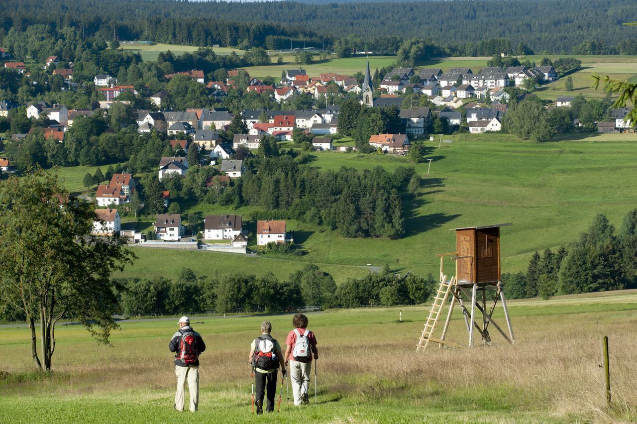 Landgasthof/Landhaus Waldlust Бишофсгрюн Экстерьер фото