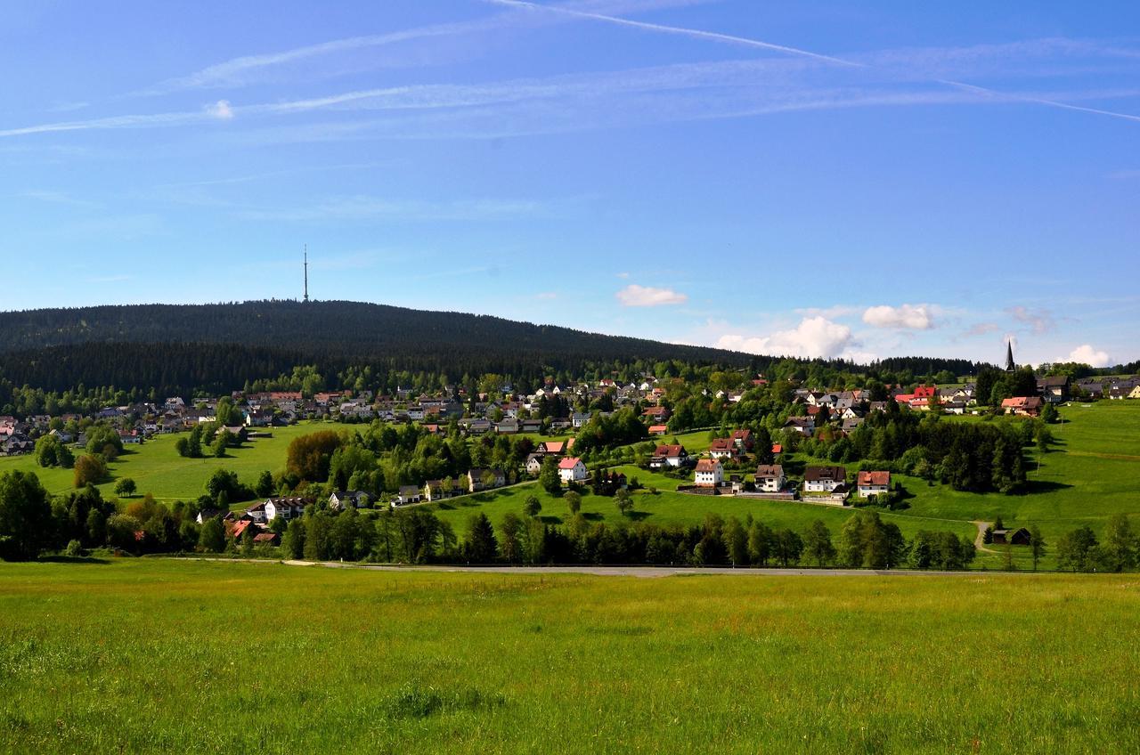 Landgasthof/Landhaus Waldlust Бишофсгрюн Экстерьер фото